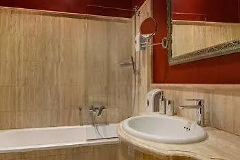 Selene Hotell 3*